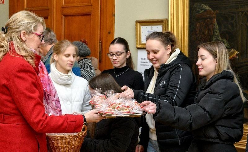 img_Megnyilt_az_iden_75_eves_Rakoczi_Muzeum_2__kamarakiallitasa_Sarospatakon