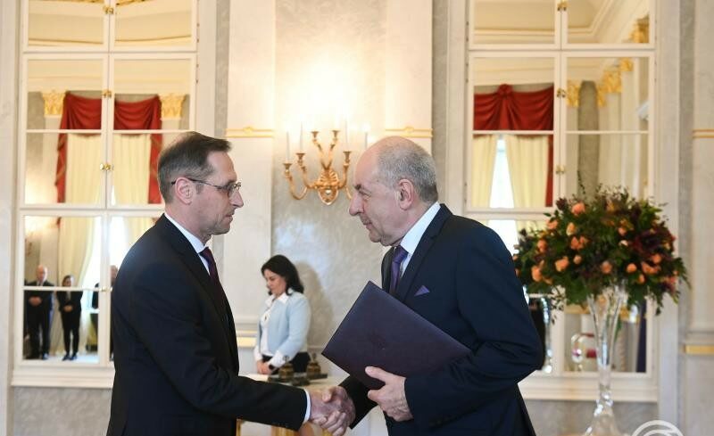 img_Letette_a_hivatali_eskut_Varga_Mihaly__a_Magyar_Nemzeti_Bank_uj_elnoke-1