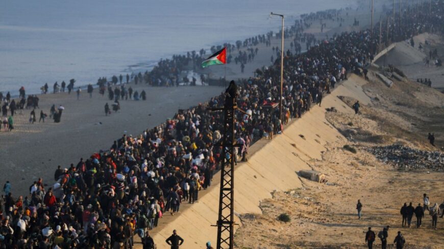 img_Tomegesen_menekulnek_a_palesztinok_Gazavarosbol_az_egyre_intenzivebb_izraeli_offenziva_elol