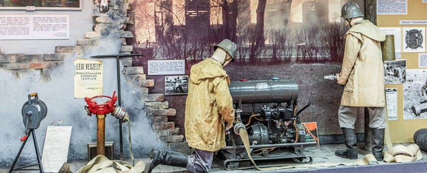 img_A_vilag_tuzoltosisakjaibol_nyilt_kiallitas_a_Katasztrofavedelem_Kozponti_Muzeumaban