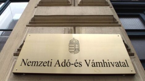 Csütörtökig kell bevallani a minimumadó előlegét