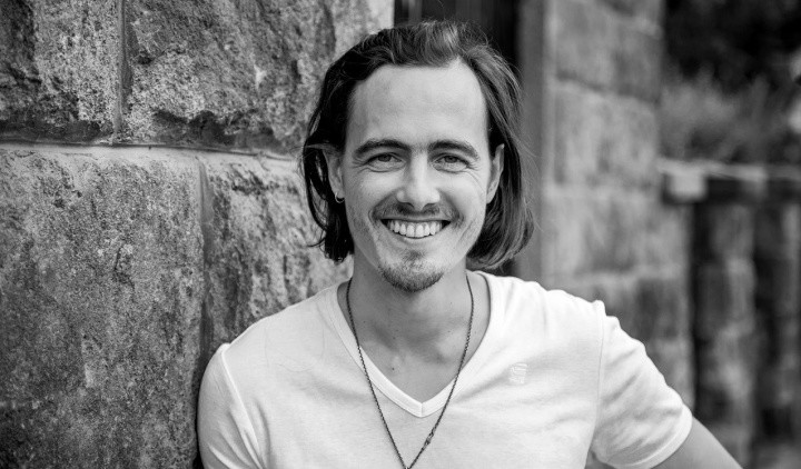 img_Elkeszult_az_Aranyelet_sztarjanak_elso_filmje