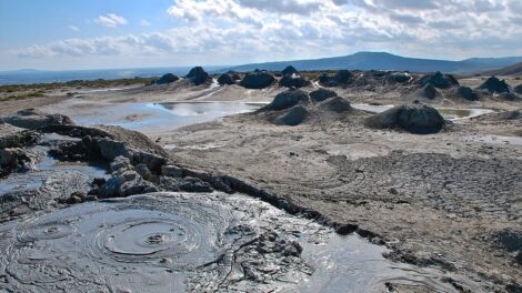 Ezek a Föld legbizarrabb vulkánjai: nem lávát lövellnek