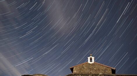 Hétfő éjjel tetőzik a Leonidák meteorraj