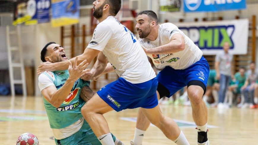 img_Penzbirsag_es_zart_kapuk_a_Komlo_kezilabdazoinak