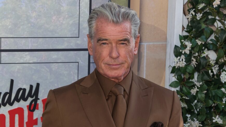 img_Pierce_Brosnan_20_ev_utan_kibekult_a_fiaval