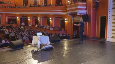 Zacher Gábor előadása: őszintén és nyíltan a drog és alkoholfogyasztásról