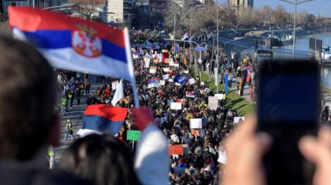 Újraindult az oktatás a szerbiai egyetemeken, a hallgatók egy része tovább tiltakozik