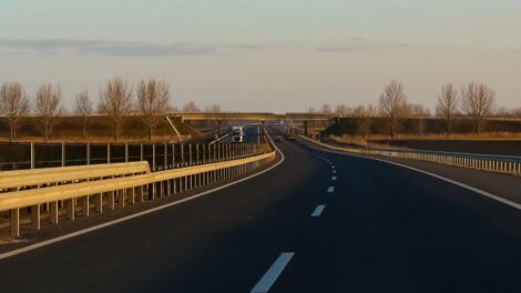 Egyelőre zárva marad az M30-as autópálya érintett szakasza