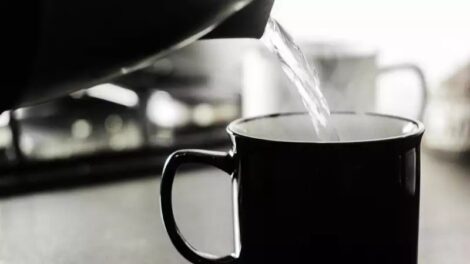 Fekete teát hívott vissza a Tesco határérték feletti növényvédőszer-tartalom miatt