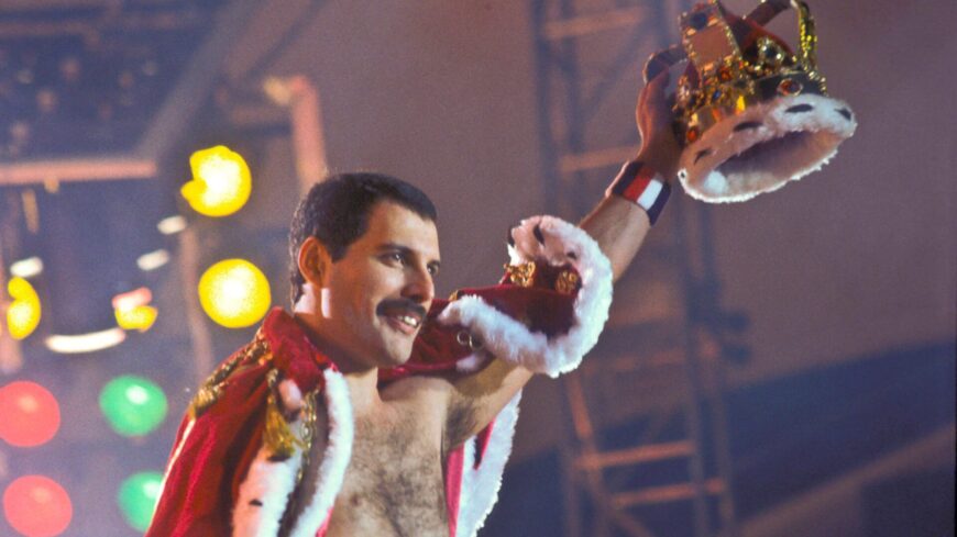 img_Harom_magyar_enekes_bujik_Freddie_Mercury_borebe-1