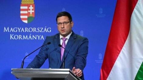 Magyarország nem hajtja végre a migrációs paktumot