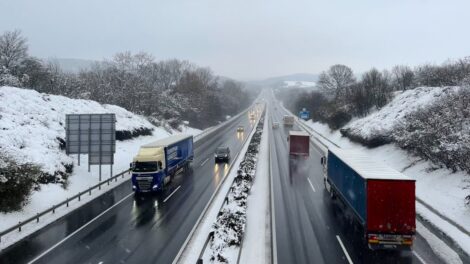 Rendkívül erős a tranzitforgalom az utakon