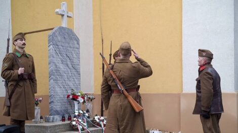 Doni hősökre emlékeztek kadétok és hagyományőrzők