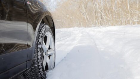 Figyelmeztetés a téli közlekedésre: nem elég elindulni, fel is kell készülni