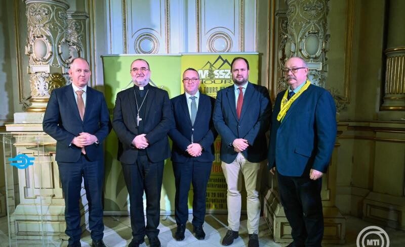 img_Iden_is_elindul_a_Boldogasszony_zarandokvonat_a_csiksomlyoi_bucsuba