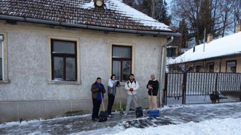 Már 12 700, szakképzésben tanuló segített a hólapátolásban
