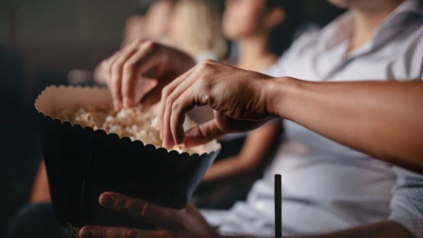 img_Mert_epp_pattogatott_kukoricat_eszunk_a_moziban_