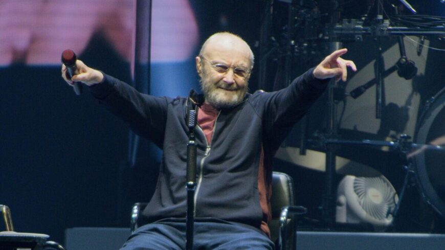 img_Phil_Collins_a_nap_24_orajaban_apolora_szorul