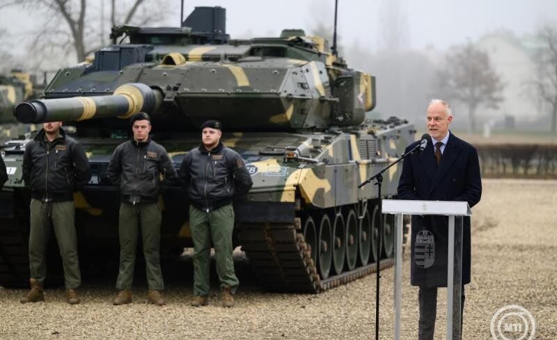 img_erkezik_a_hathavi_fegyverpenz