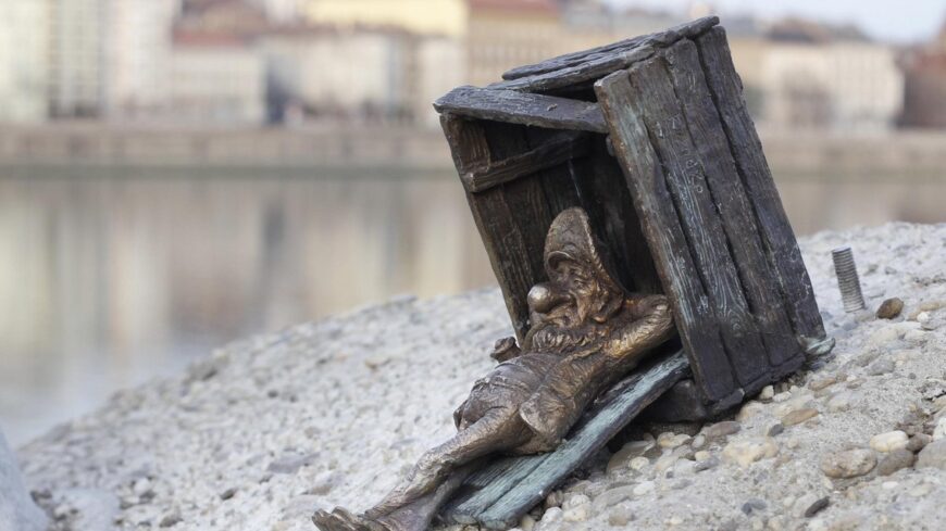 img_uj_Kolodko-szobor_kerult_karacsonykor_Budapest_egyik_legszebb_helyszinere