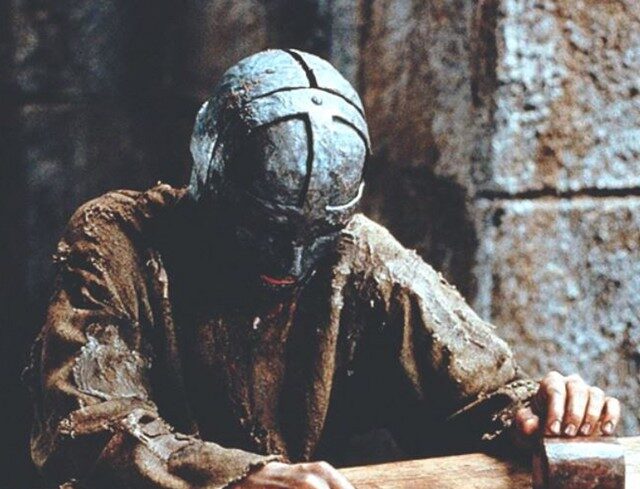 img_A_Vasalarcos_titka__ki_volt_a_maszk_mogott_