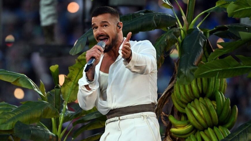 img_Ismet_Budapestre_jon_Ricky_Martin