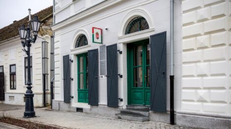 Megújult a tokaji kormányablak