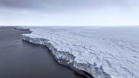 Nyolc hónapig úszott a jég alatt egy merülő robotjármű