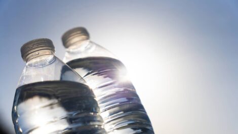 Vegyi anyagok a PET-palackokban? Új kutatás látott napvilágot