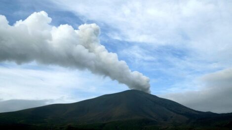 6000 éve folyamatosan ég egy hegy
