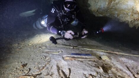 Emberi csontok rejtőztek a víz alatti barlang mélyén