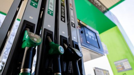 Keddtől tovább emelkednek a hazai üzemanyagárak