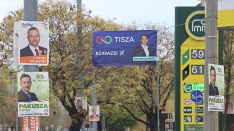 Három hét maradt a választási plakátok eltávolítására