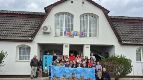 Húsvéti ünnepséget tartott a KELL Alapítvány Sárazsadányban