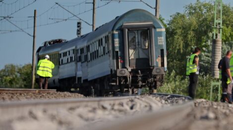 Kisiklott a Békés InterCity Gyománál