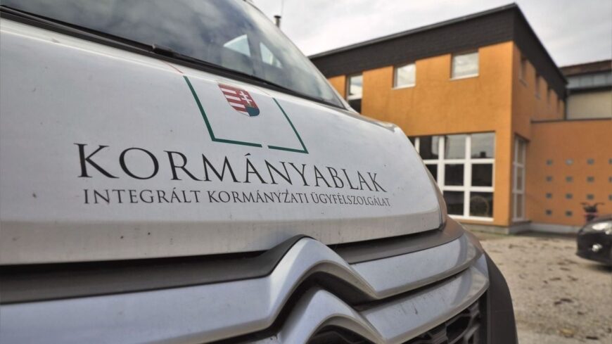 img_Majusban_is_jar_tersegunkben_a_kormanyablakbusz-1