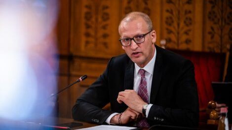 Tarr Zoltán elrendelte az NKA kifizetéseinek felfüggesztését