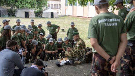 Országszerte várják a fiatalokat a honvédelmi táborokba