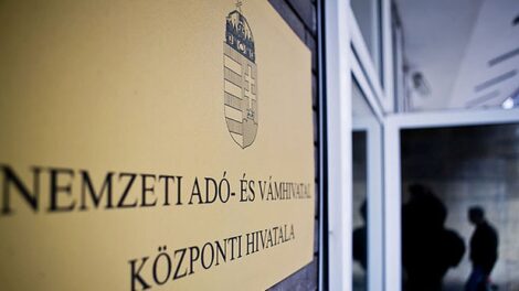 Rövidített ügyfélfogadás a NAV-nál a klíma nélküli helyeken