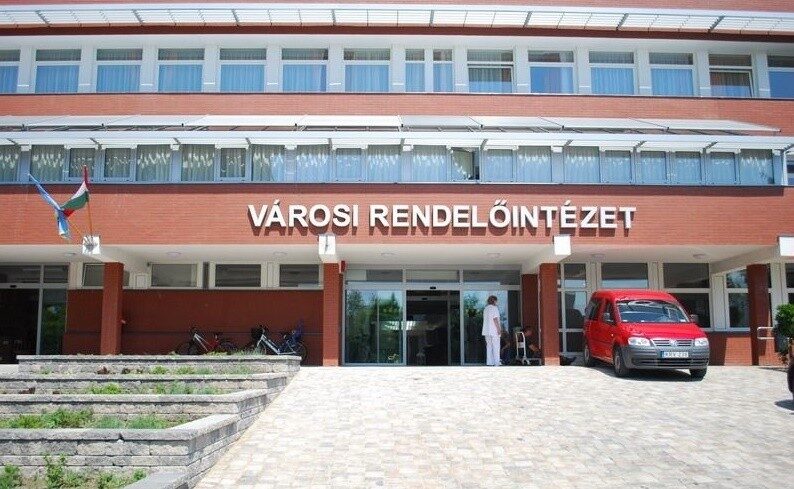 img_Tizenotmillio_forintos_tamogatas_a_tiszaujvarosi_rendelointezetnek