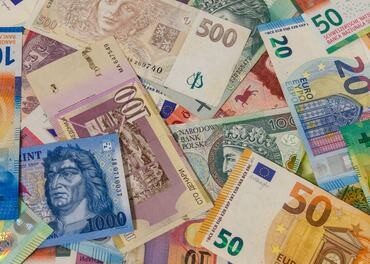 Vegyesen alakult a forint árfolyama a hét végén