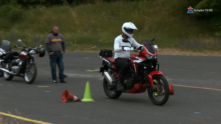 img_Vezetestechnikai_kepzes_segiti_a_motorosokat_Satoraljaujhelyben