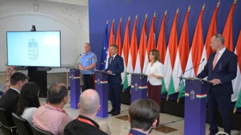 Összehangolt védelmi tevékenységet rendeltek el a hőség miatt