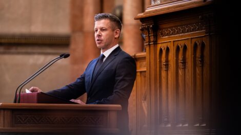 Húsz évre visszamenőleg vizsgálnák a vagyonosodást a politikai felsővezetők esetében
