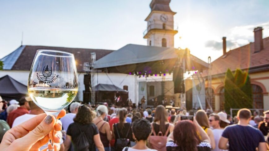 img_Kultura_es_bor_talalkozik_Tallyan__erkezik_a_Kerekdomb_Fesztival