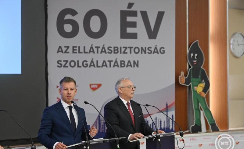 img_Pentek_estere_osszehivtak_a_vedelmi_munkacsoport_uleset-1