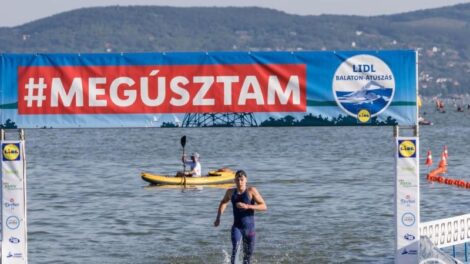 Balaton-átúszás – Nagy Nándor és Békési Eszter volt a leggyorsabb