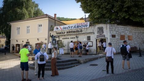 Elkezdődött az 54. Tokaji Írótábor
