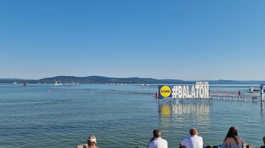 img_Elrajtolt_a_44__Balaton-atuszas